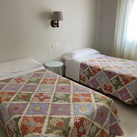 Hostal Ochoa San Adrián Extérieur photo