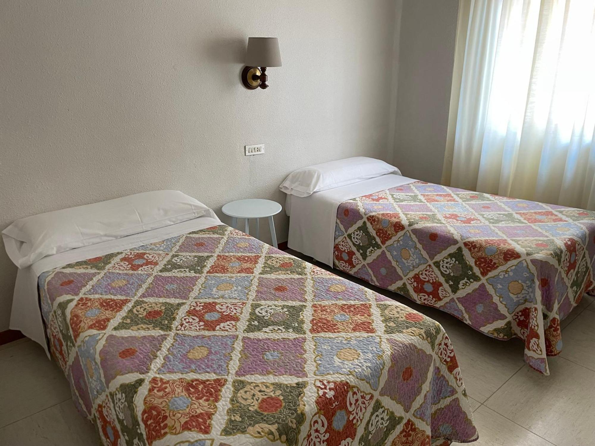 Hostal Ochoa San Adrián Extérieur photo