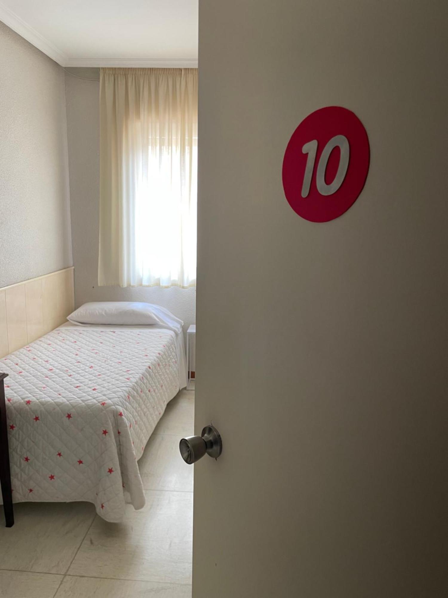 Hostal Ochoa San Adrián Extérieur photo