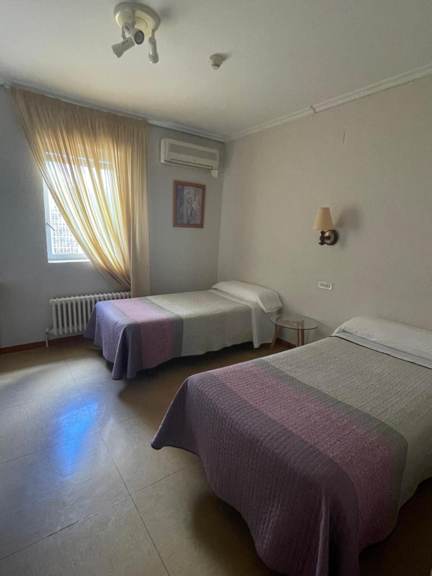 Hostal Ochoa San Adrián Extérieur photo